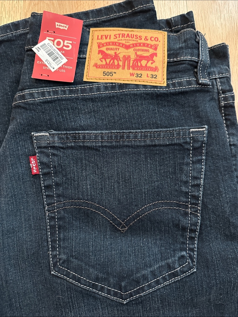 Men’s Authentic Levi’s 505 32 x 32 Dark Wash Jeans NWT - Picture 2 of 7